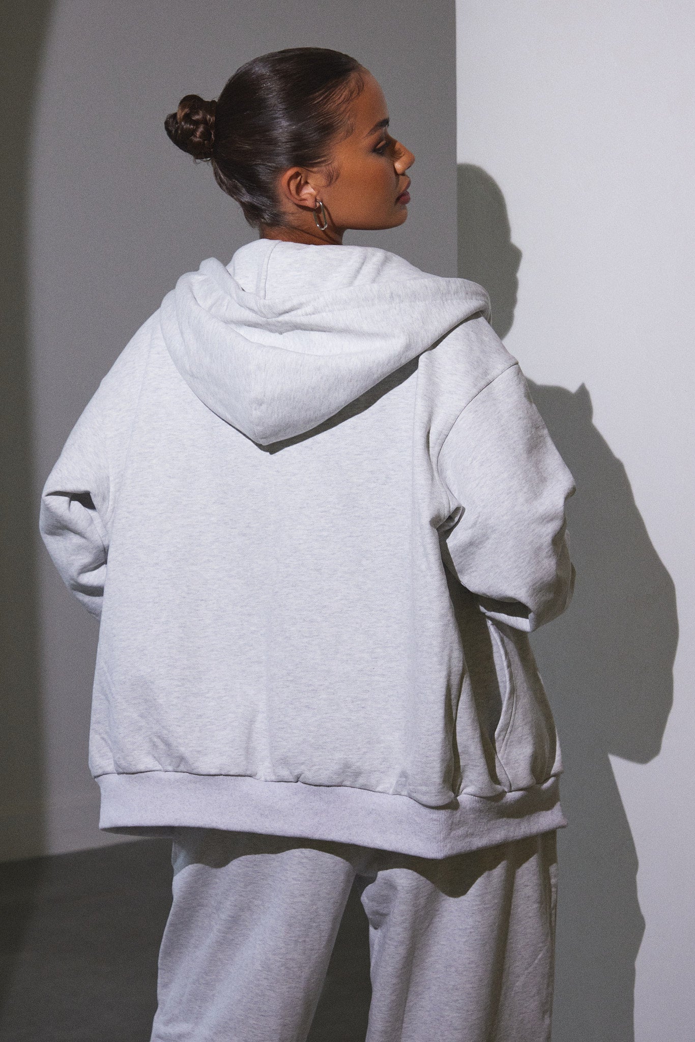 The Basic Jersey Jacket in Grey - Image 3
