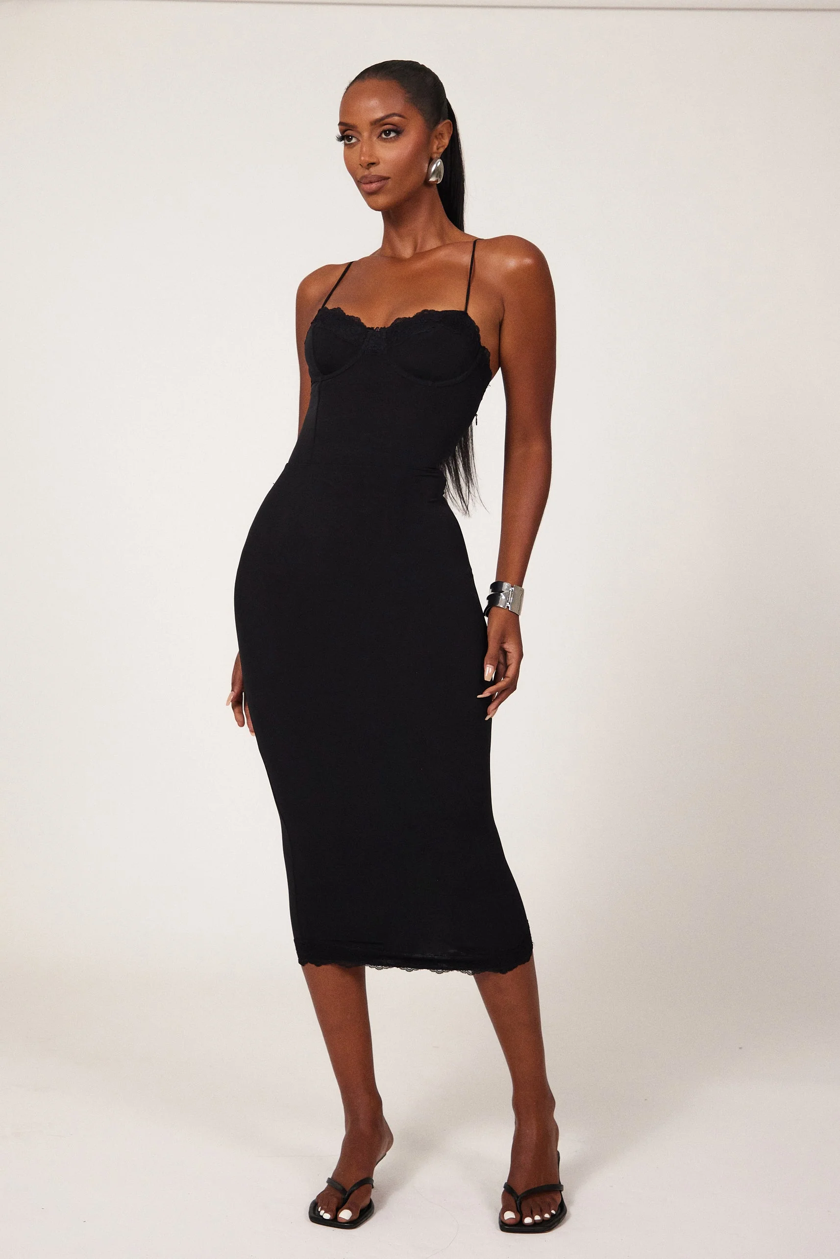 The Bij Midi in Black - Image 18
