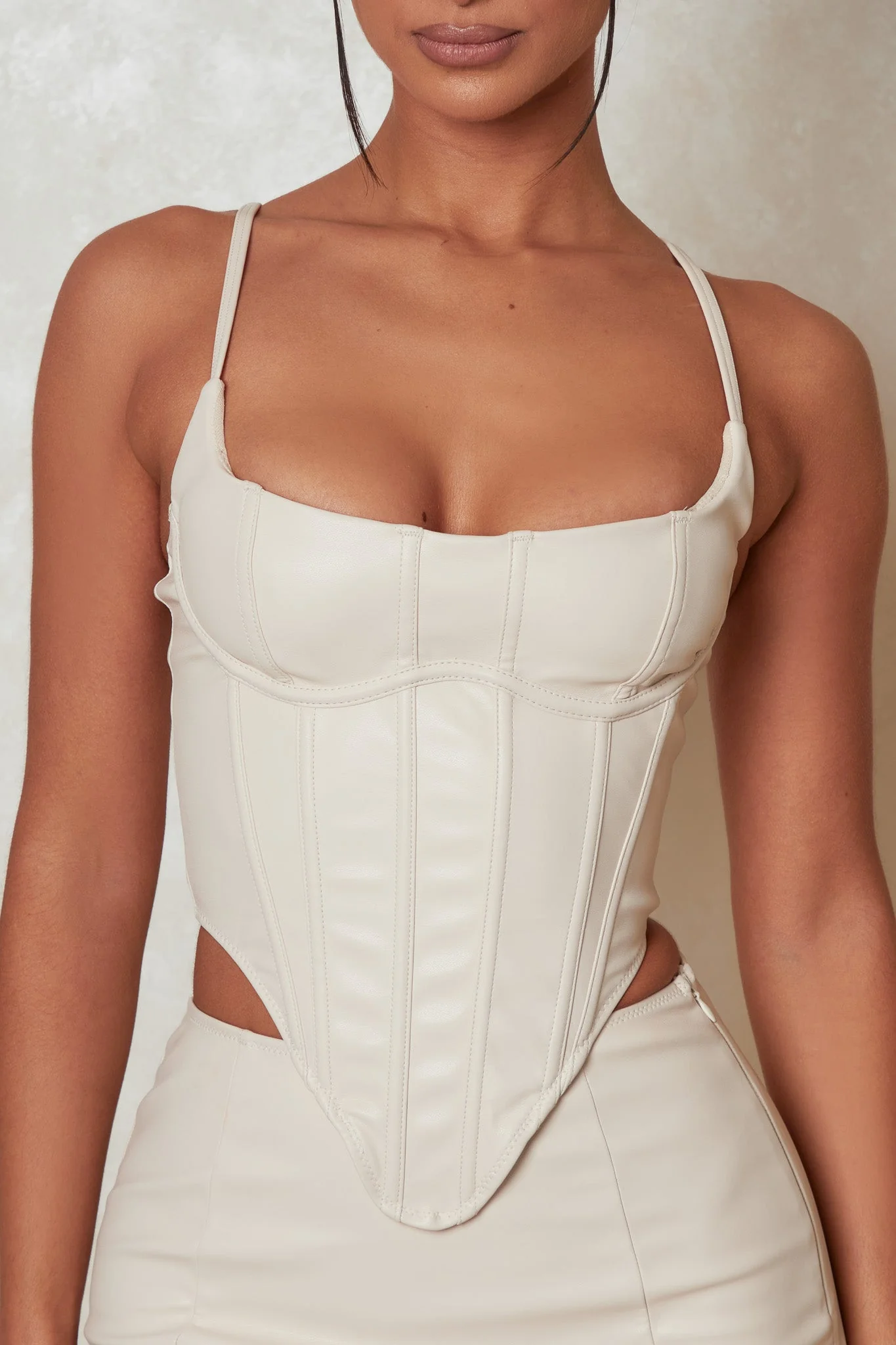 The Boss Leather Set in Cream - Image 8