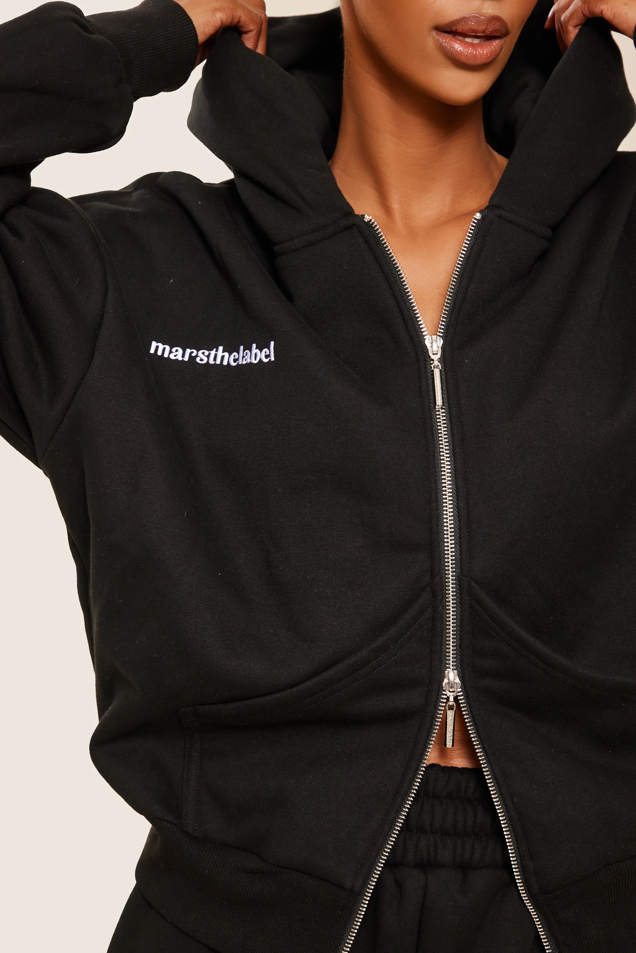 The Classics Longline Zip Jacket in Black - Image 9