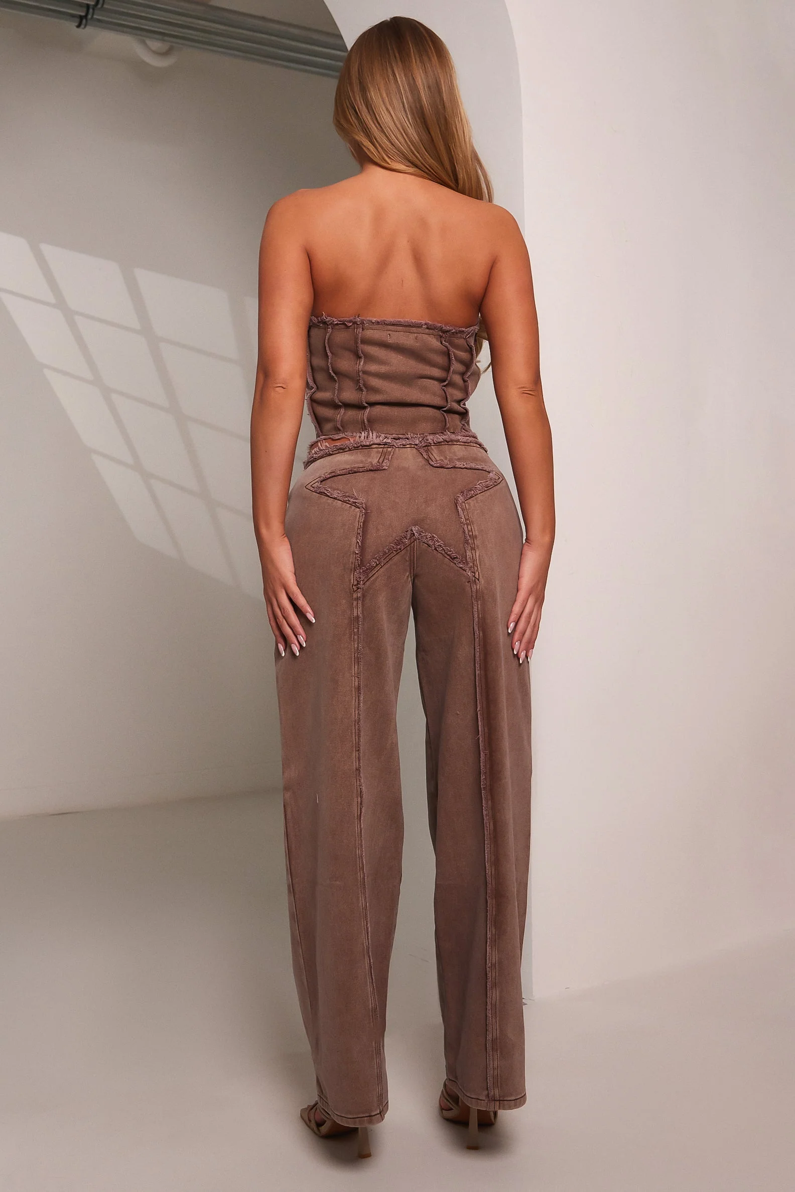 The Imani Jeans in Brown Wash - Image 4