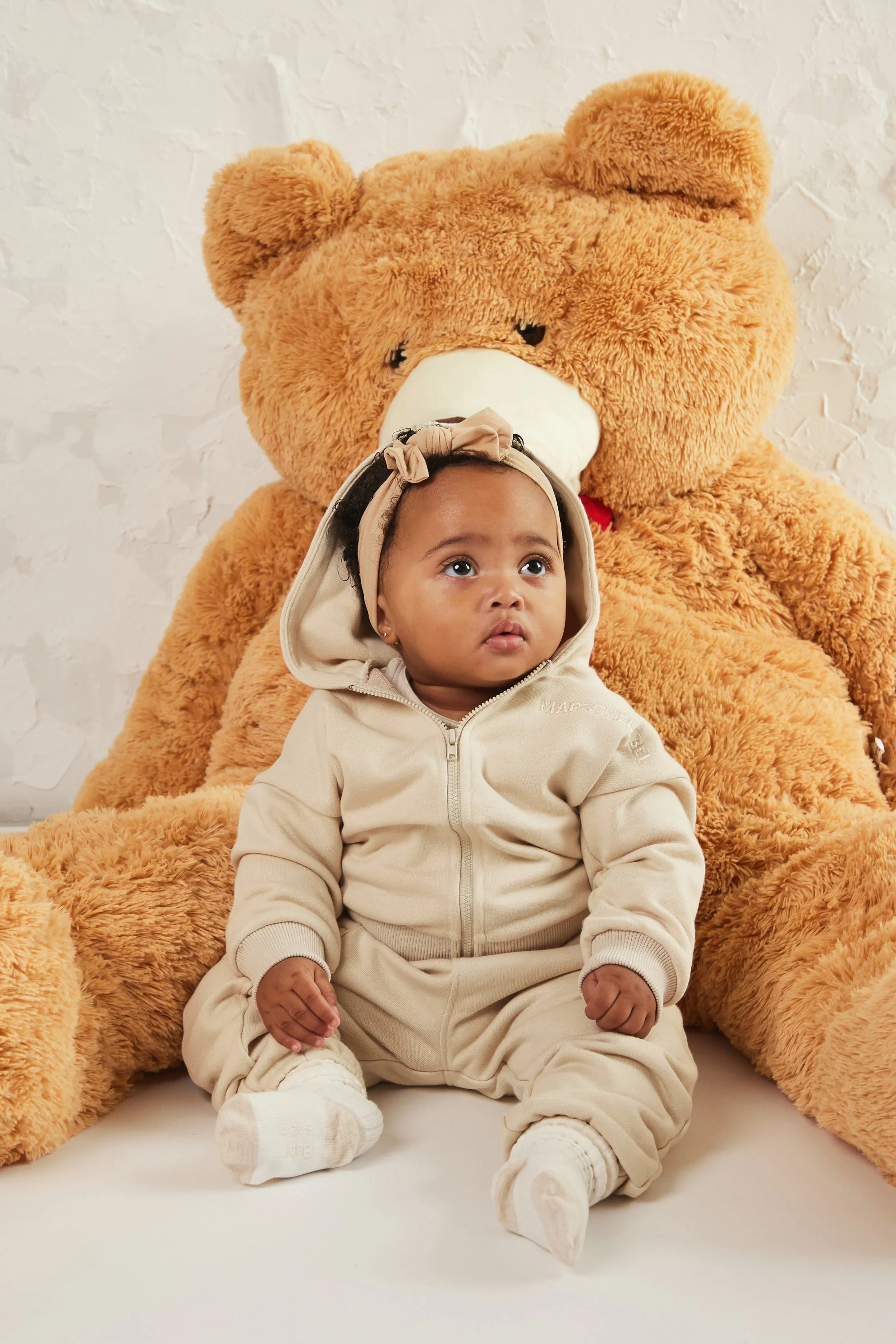 The Kids Essentials Zip Hoodie in Stone - Image 7
