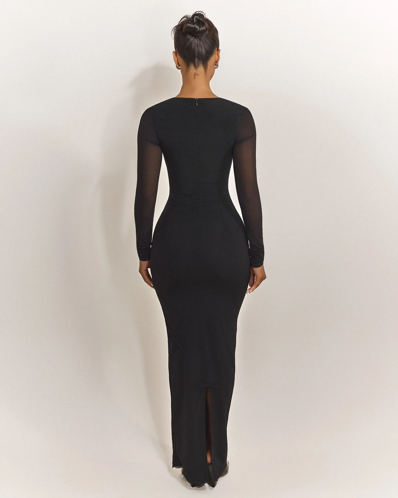 The Long Sleeve Bij Maxi in Black - Image 3