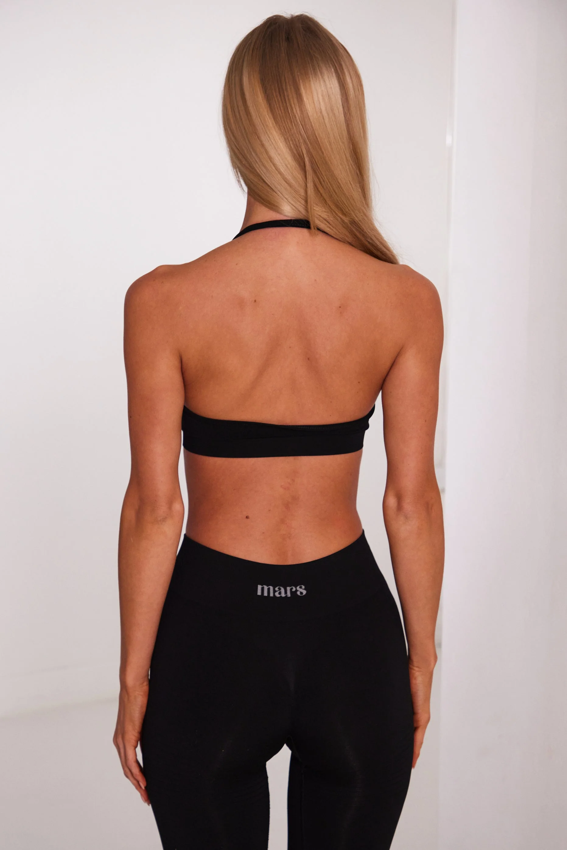 The Mars Seamless Leggings in Black - Image 10