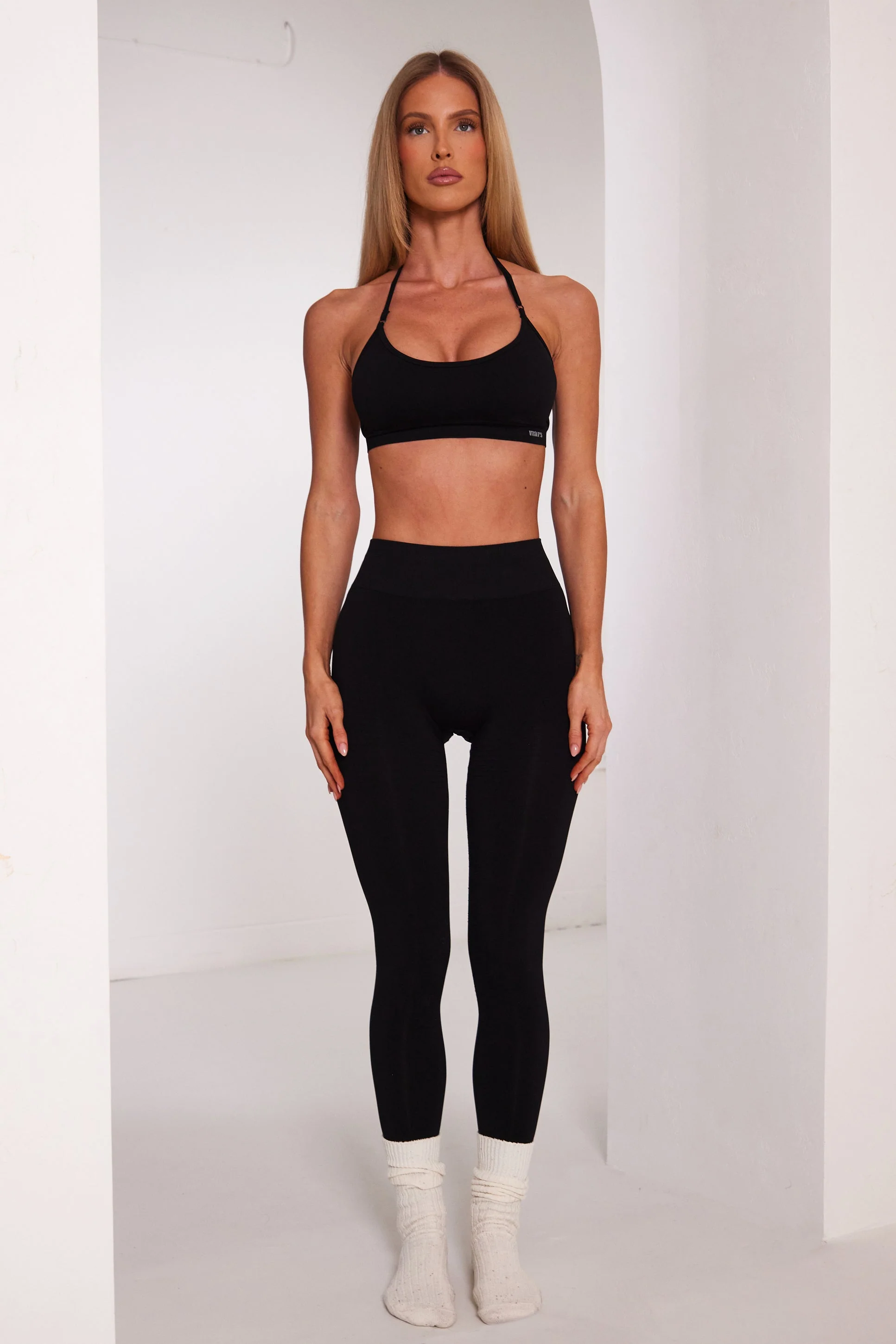 The Mars Seamless Leggings in Black - Image 9
