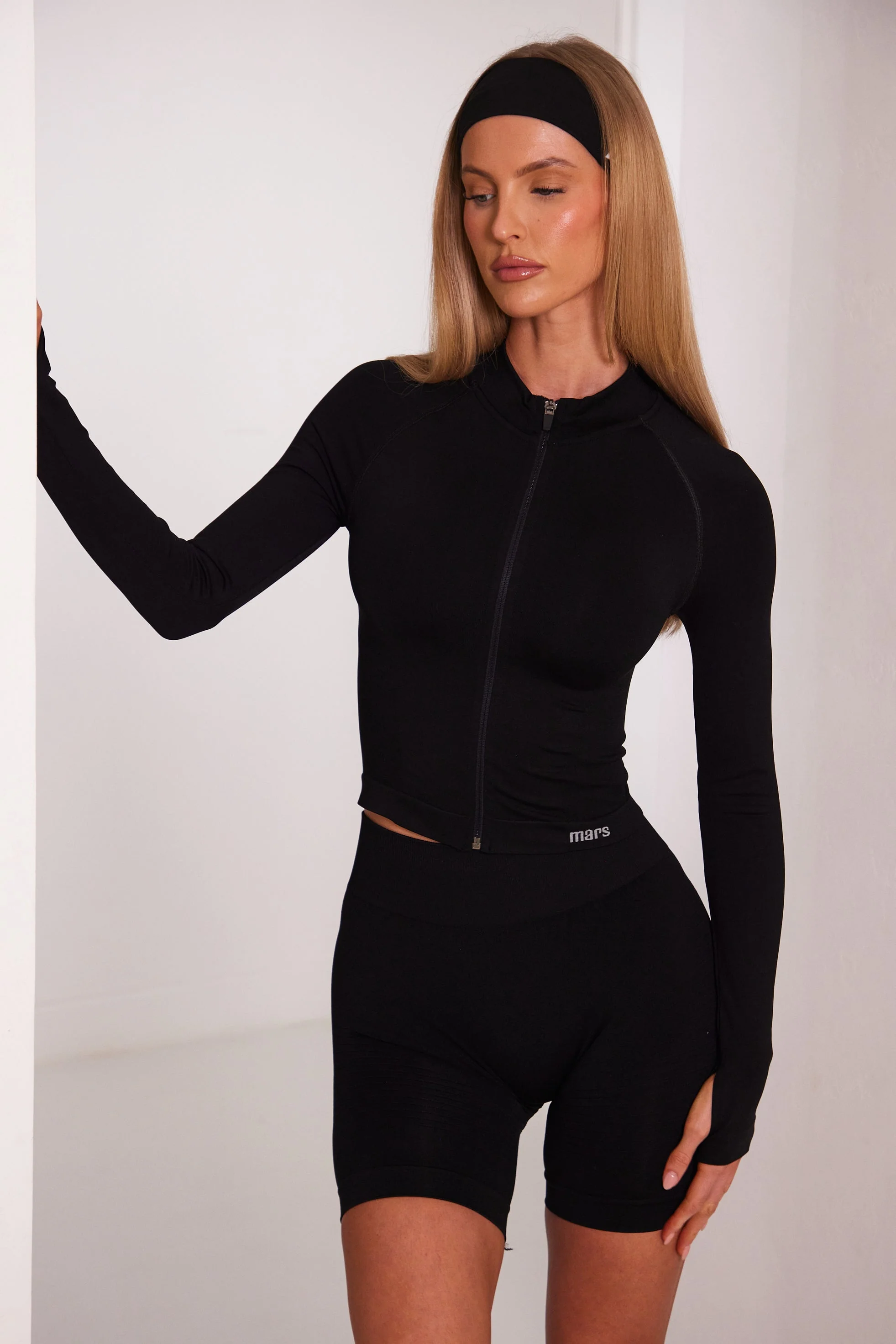 The Mars Seamless Shorts in Black - Image 3