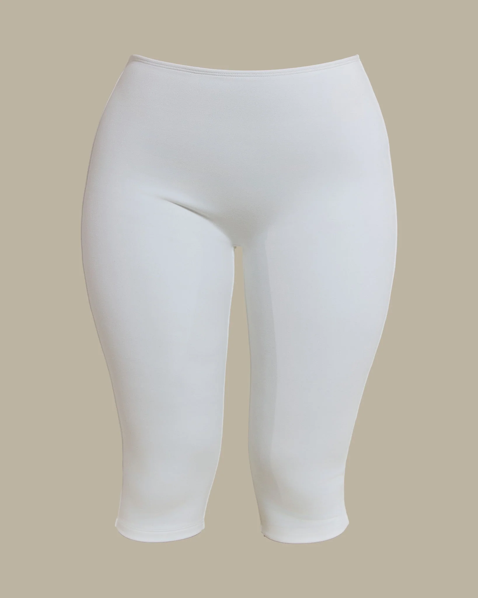 The Maryam Capri Leggings in White - Image 7
