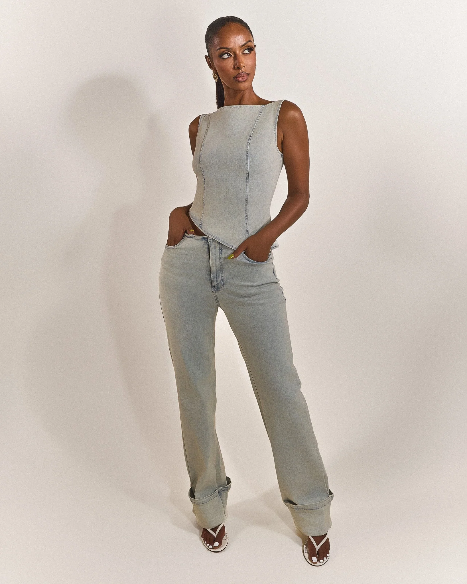 The Mika Set Jeans in Light Wash - Image 3