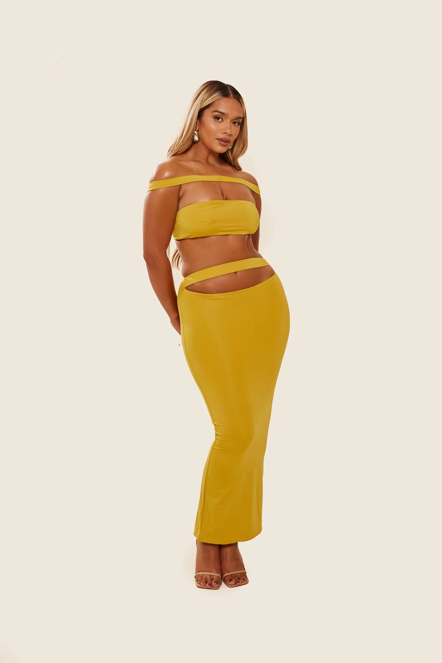 The Off Shoulder Midaxi Set in Mustard - Image 3
