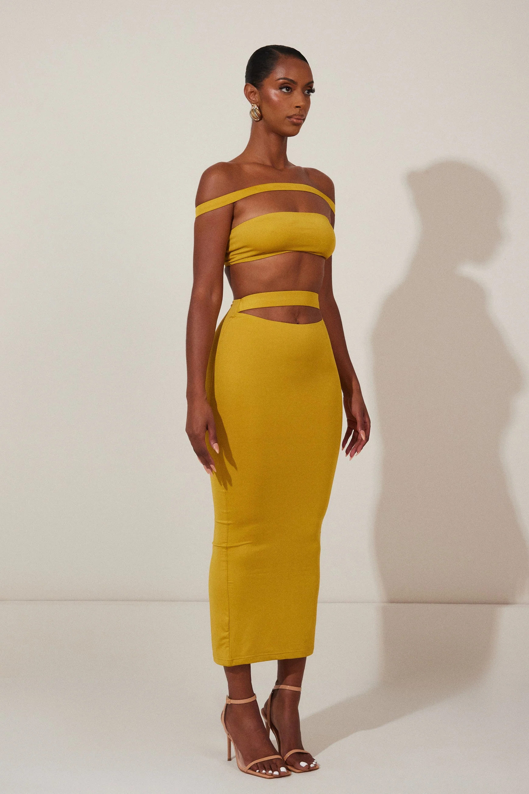 The Off Shoulder Midaxi Set in Mustard - Image 7