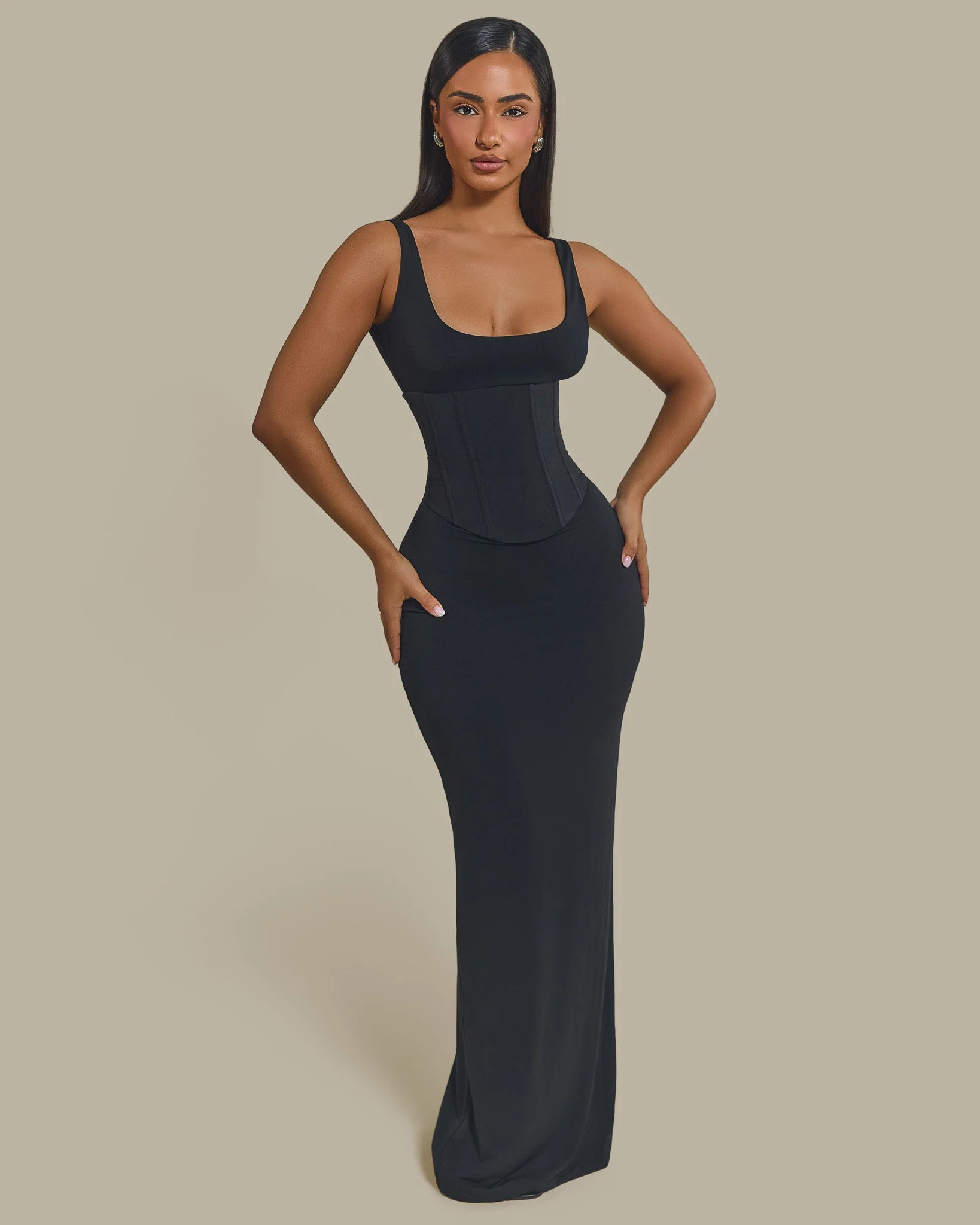 The Sandra Scoop Maxi in Black - Image 3
