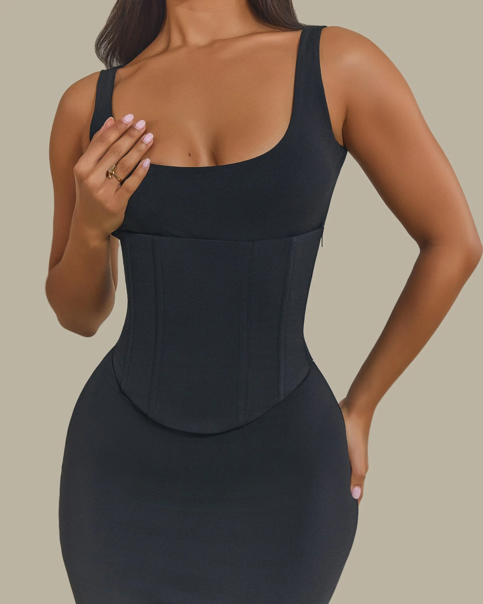 The Sandra Scoop Maxi in Black - Image 4