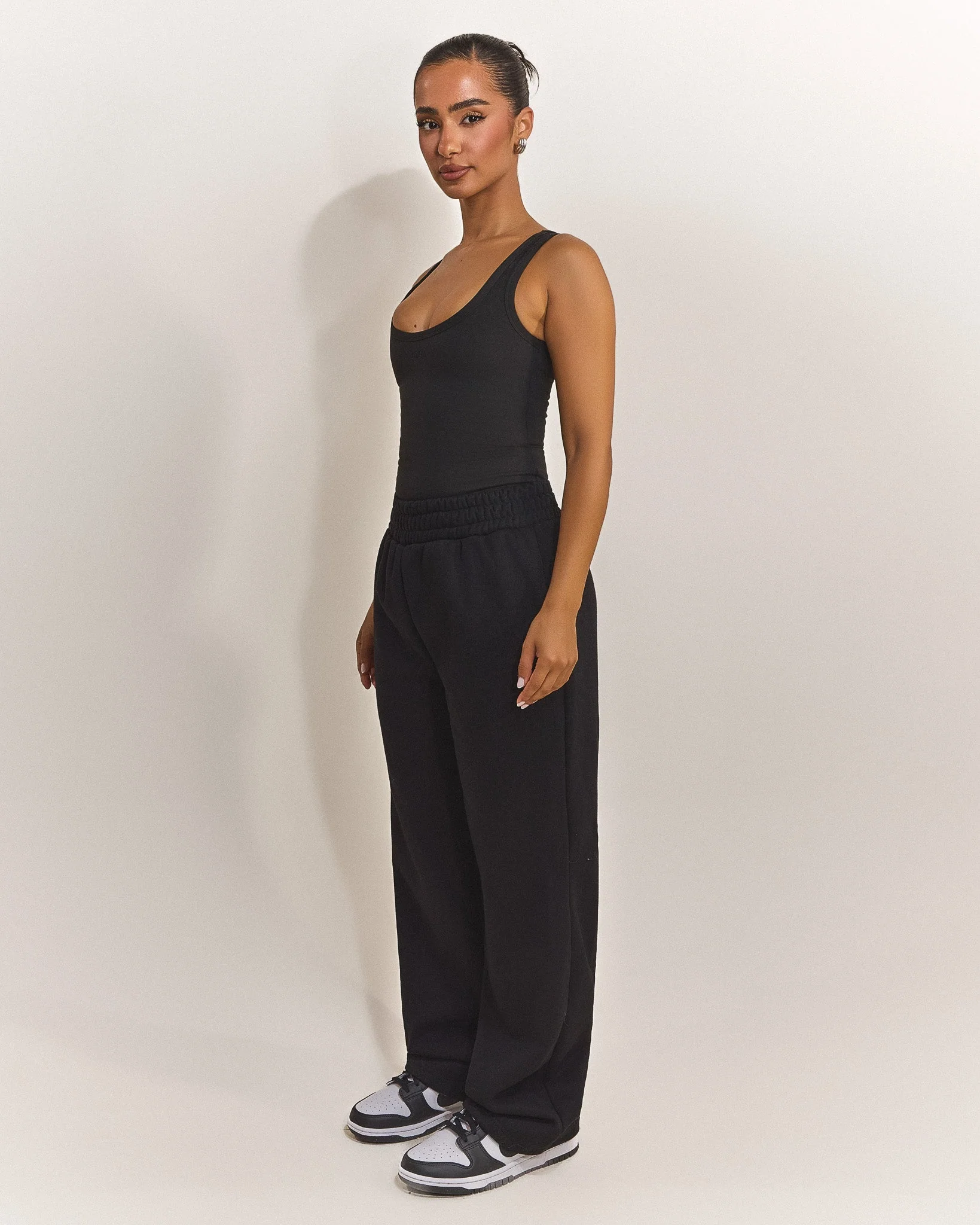 The Sculpt Vest in Black - Image 2