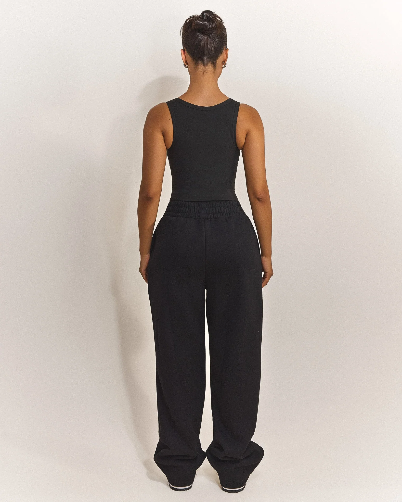 The Sculpt Vest in Black - Image 3
