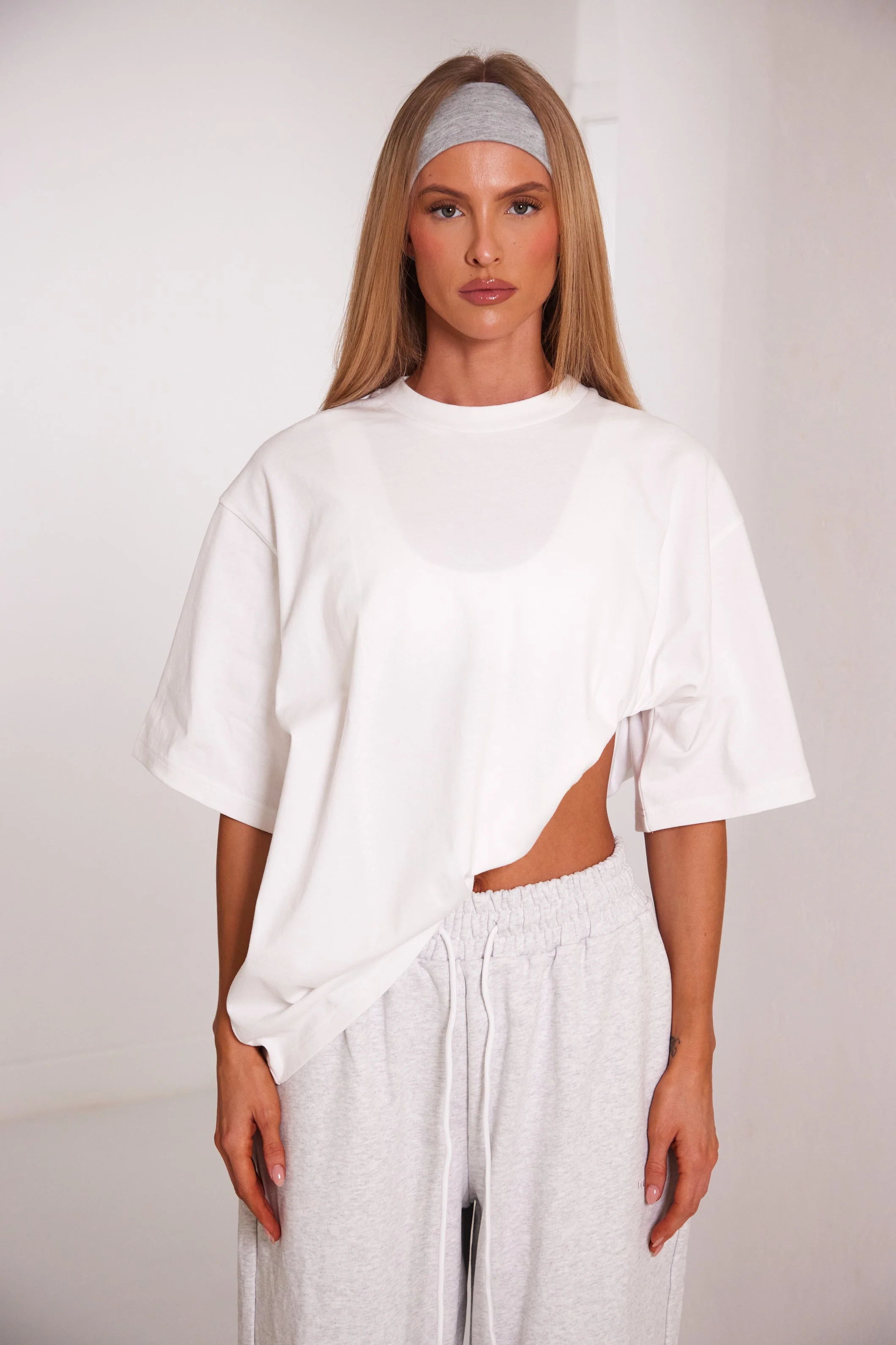 The Short Sleeve Oversized Tee in White - Image 5