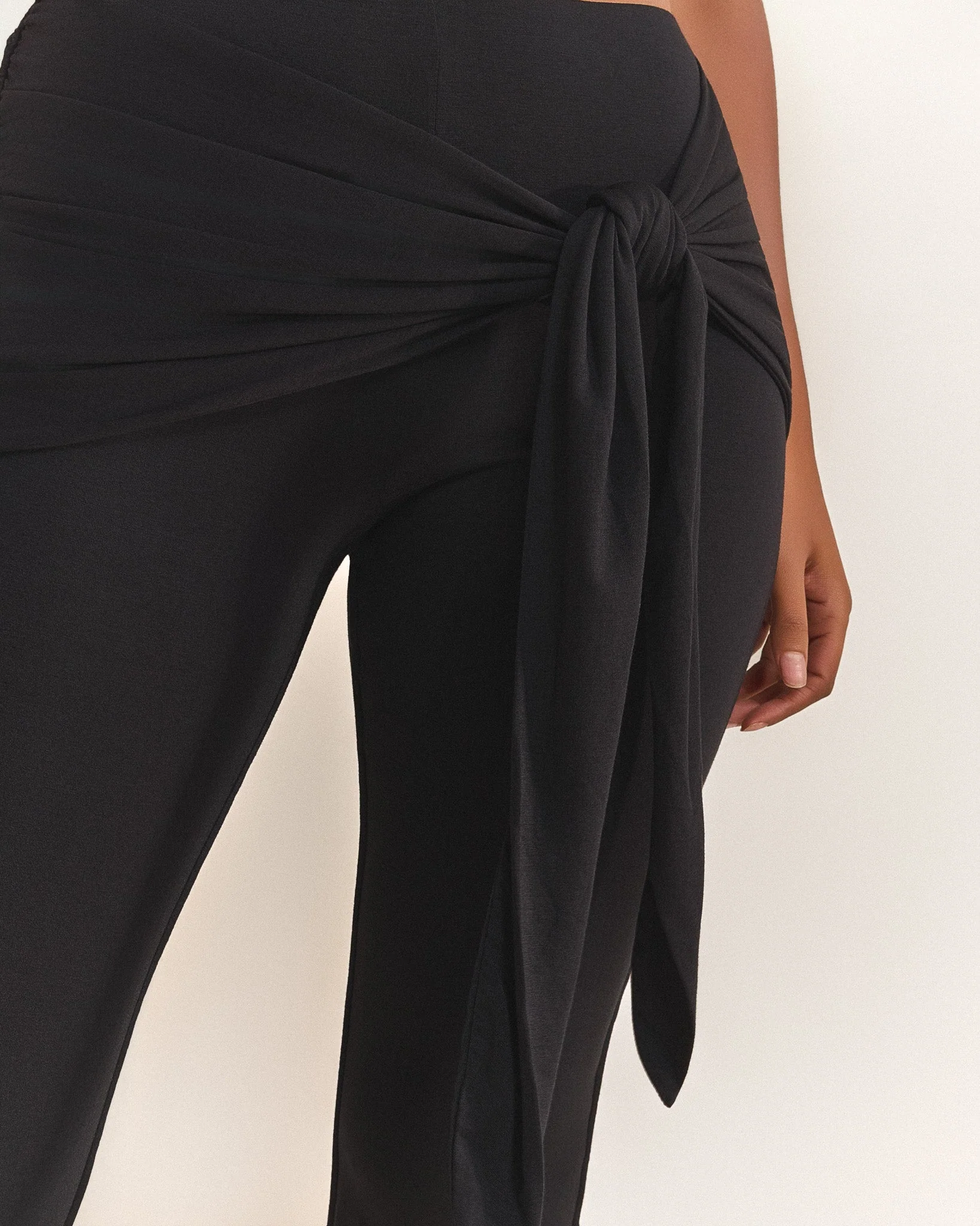 The Tie Trousers in Black - Image 6