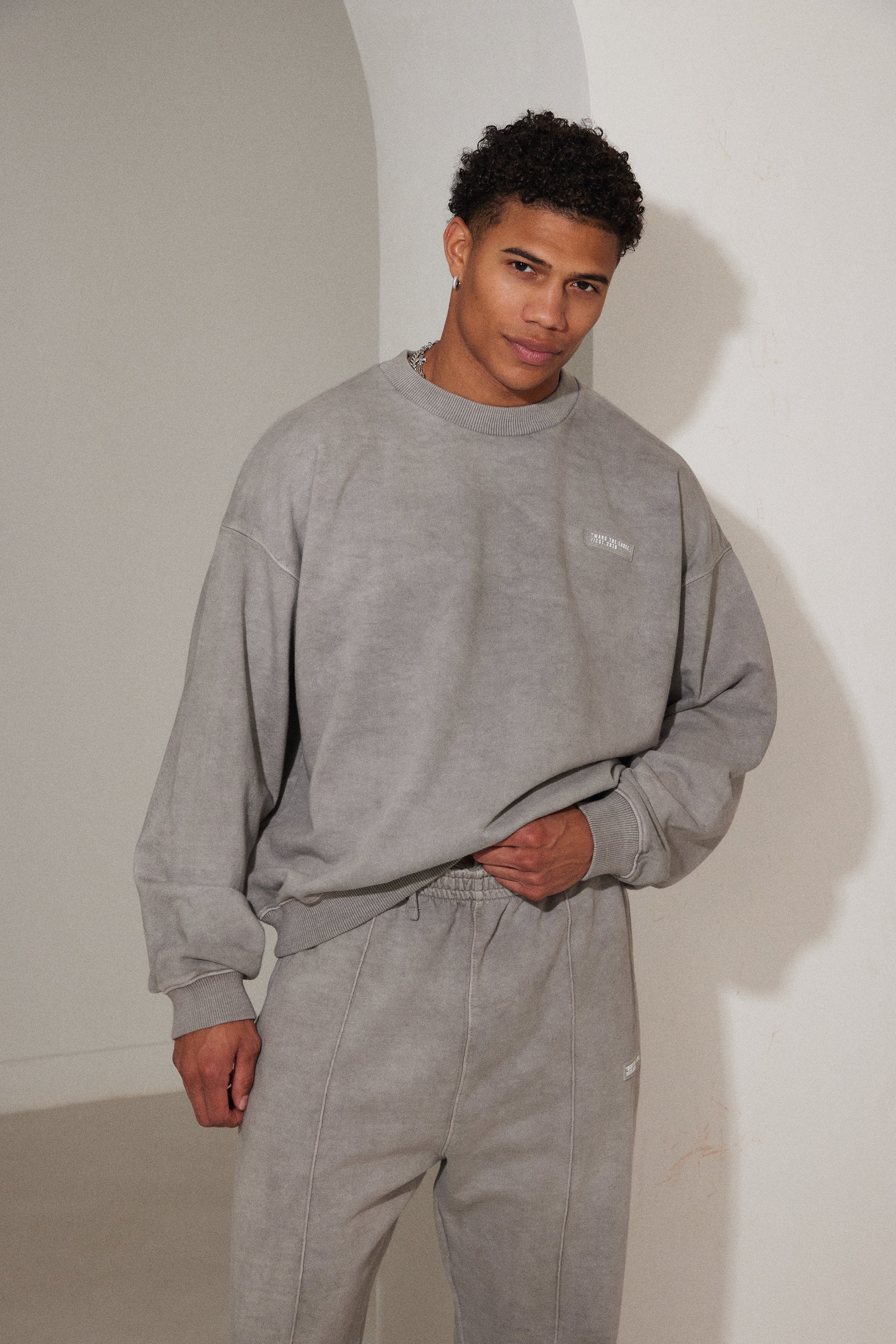 Unisex Sweatshirt in Grey Wash - Image 5